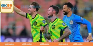 Cầu thủ Úc ăn mừng sau chiến thắng Ả Rập Xê Út